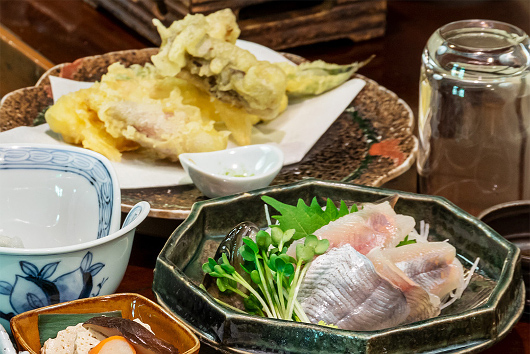 地野菜の天麩羅・岩魚の姿造り